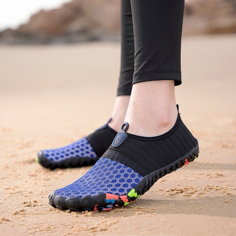 New high quality 2023 outdoor five fingers amphibious soft sole beach swimming set foot wading upstream stream shoes