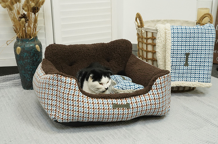 Interesting Pet Self Warming Bed Classic Lattice Jacquard Dog Sofa Bed With Sounding Toy For Pet Dog Cat Puppy