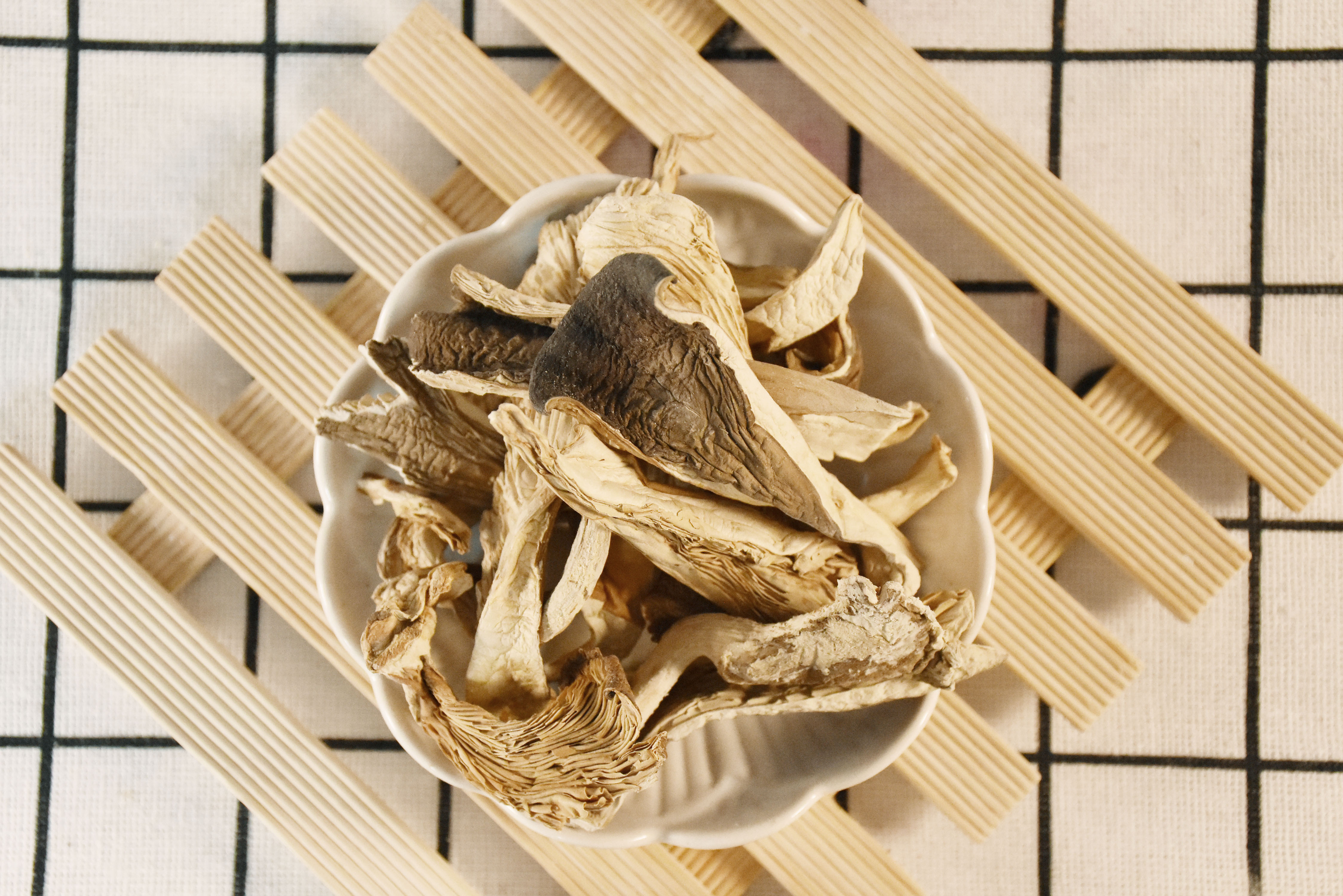 China Dehydrated Dried Oyster Mushroom Dried Shiitake Mushroom Dried Oyster Mushroom