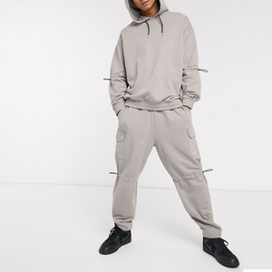 Customized logo wholesale men tracksuit sweatsuit 2 pieces cargo pocket jogging sportswear set