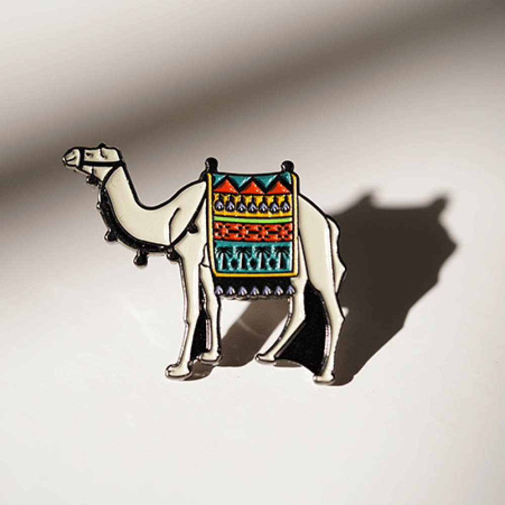 New Design Saudi Magnetic Lapel Clip Folk Art Ssoft And Hard Enamel Pin Saudi Arabia Pins Camel Emblem Badges