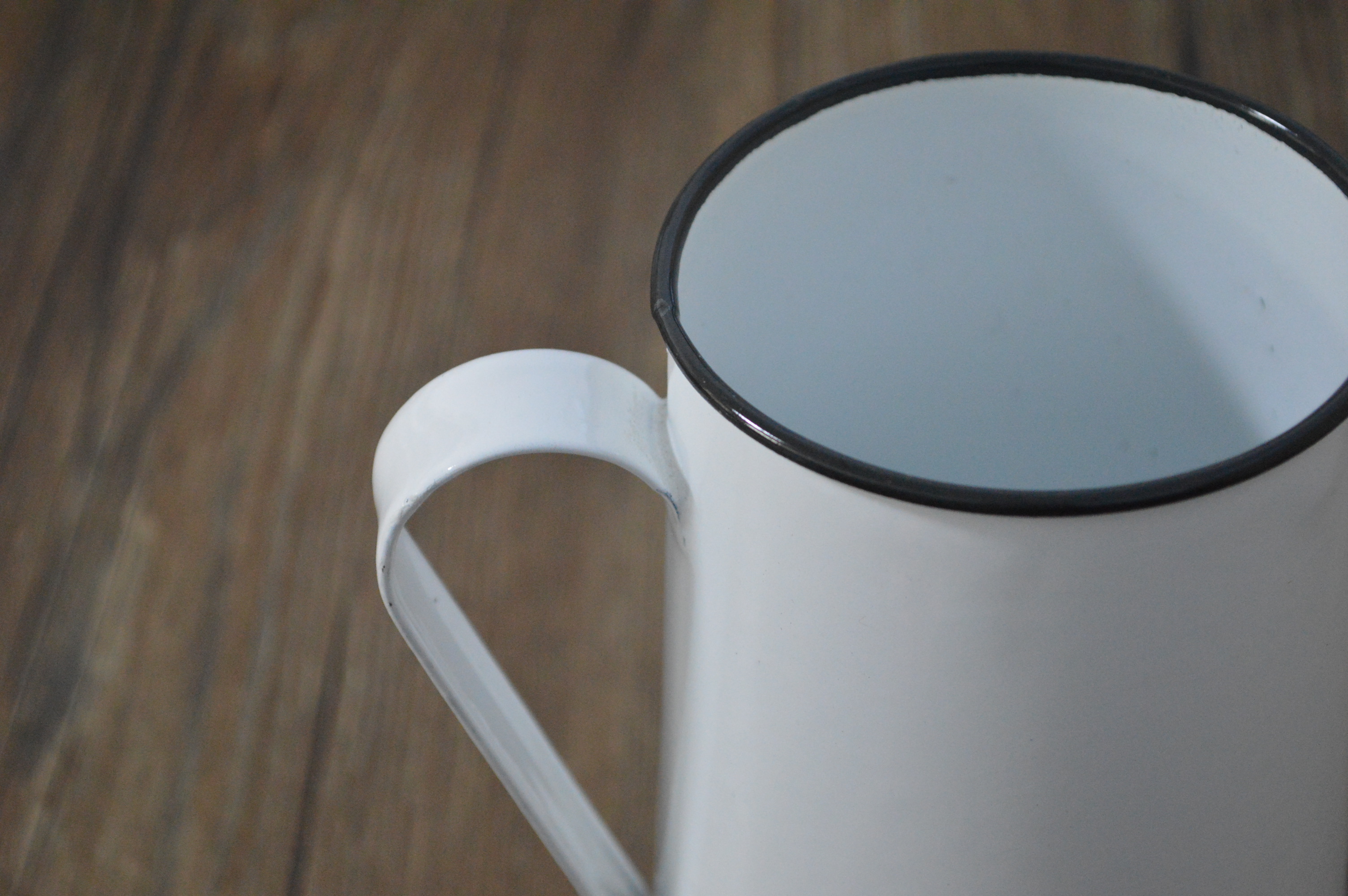 Retro Steel Enamel Coffee Pot with Lid