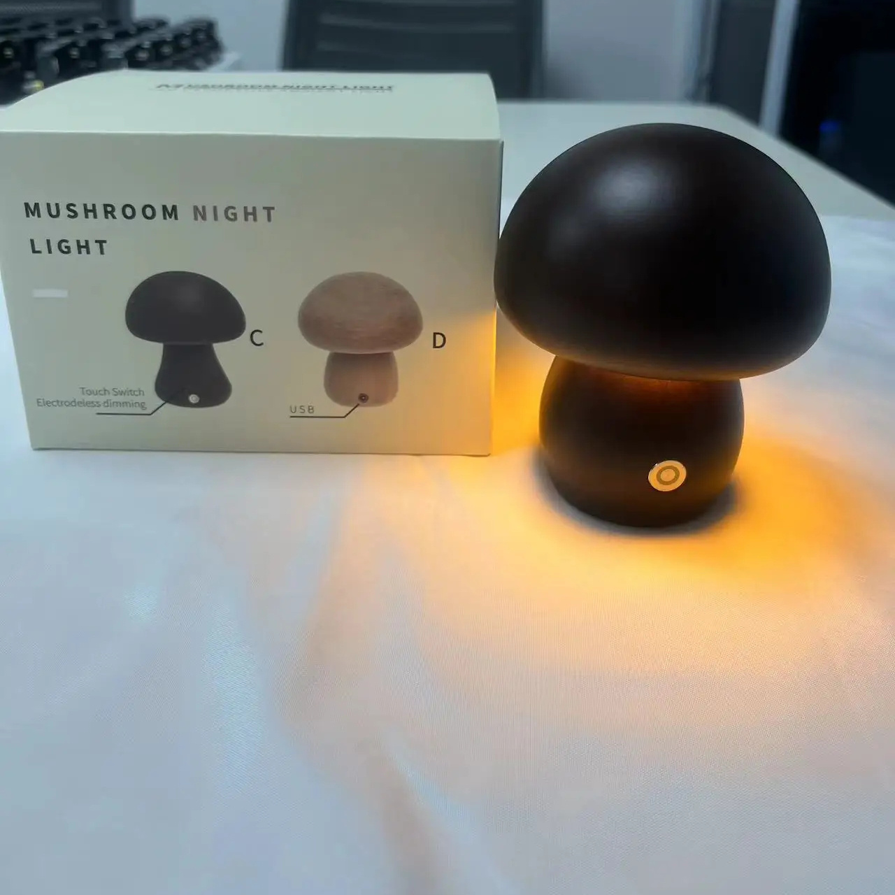 USB Charging Touch Switch Adjustable Bedside Lamp Cute Small Mushroom Desk Lamp Night Light  Wooden Vintage Style Table Lamp