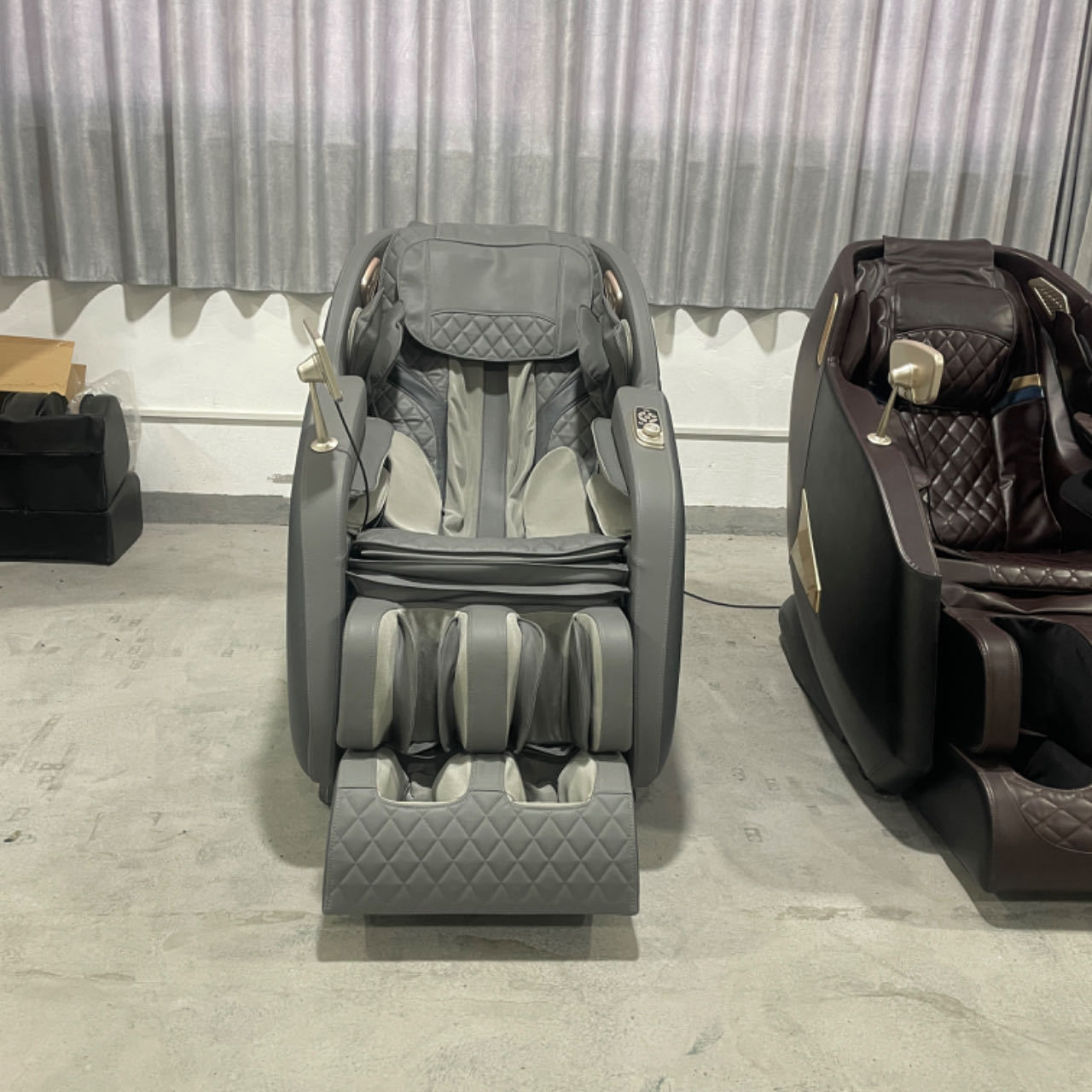 2024Factory Direct Zero Gravity Sl Track Chair Massage  3d Shiatsu Massage Chair Featuring Heated Lumbar electric body massager