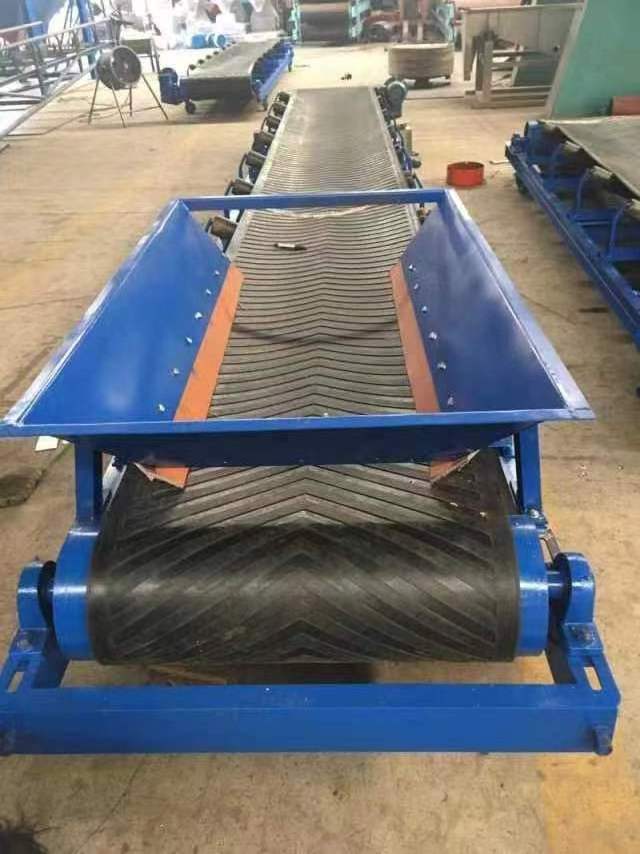 LIANGZO Customized Horizontal Trough Belt Conveyor for Mine and Stone