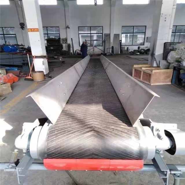 LIANGZO Customized Horizontal Trough Belt Conveyor for Mine and Stone