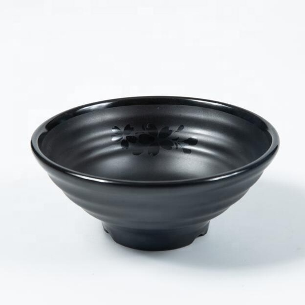 Custom anti-scalding BPA free black soup noodle bowl, reusable melamine ramen bowl noodle with chopstick set