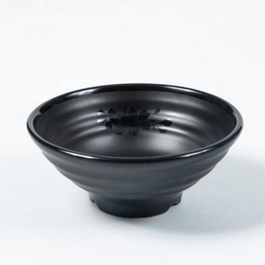 Custom anti-scalding BPA free black soup noodle bowl, reusable melamine ramen bowl noodle with chopstick set