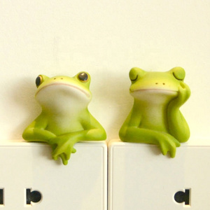 Z16087A Cartoon Wall Art Decor Resin Frog Resin statue Craft Switch Outlet Wall Sticker Home Decoration Accessories Wall Sticker