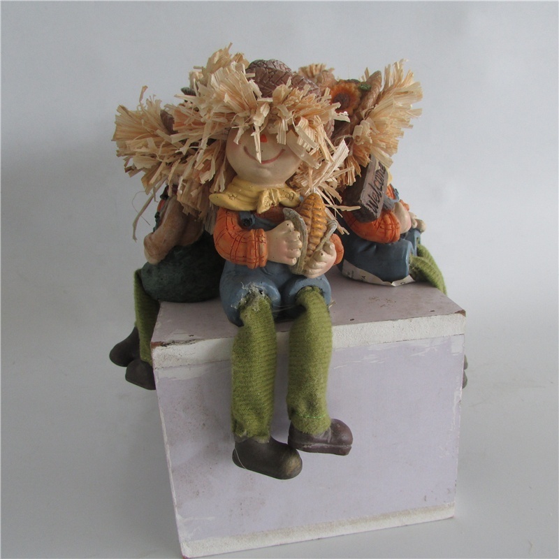 15180 Clown Figure With Crow On Hand Scarecrow Polyresin Figurine With Straw Hair