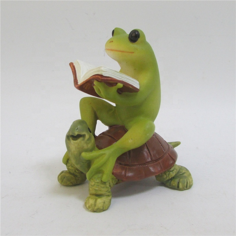 Z11165A Resin Mini Garden Decoration Frogs With Tortoise Statue Realism Animal Figurine