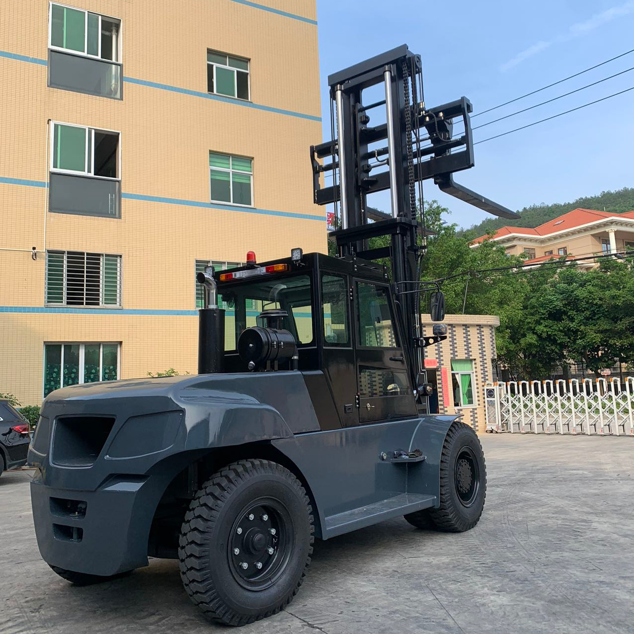 XINGHAO Heavy forklift positioner 15 ton 16 ton 20 ton folklifter diesel forklift container forklift for sale