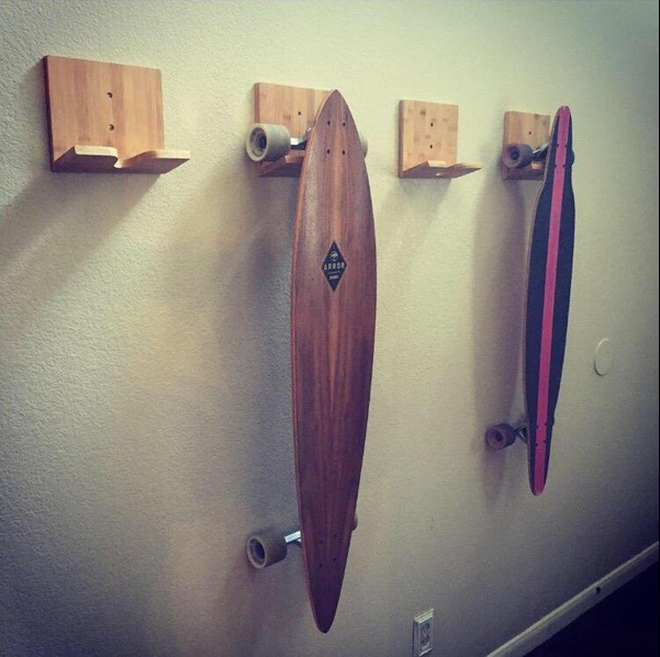 Wall Mounted Storage Shelf Ski Boards Scooter Display Holder Bamboo Skateboard Wall Rack for Snow and Skate