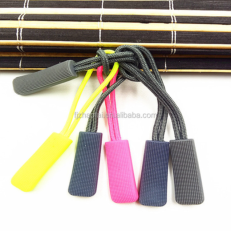 Wholesale Hot sale handbag rope zipper pulls handbag zip pullers glow in the dark slider puller