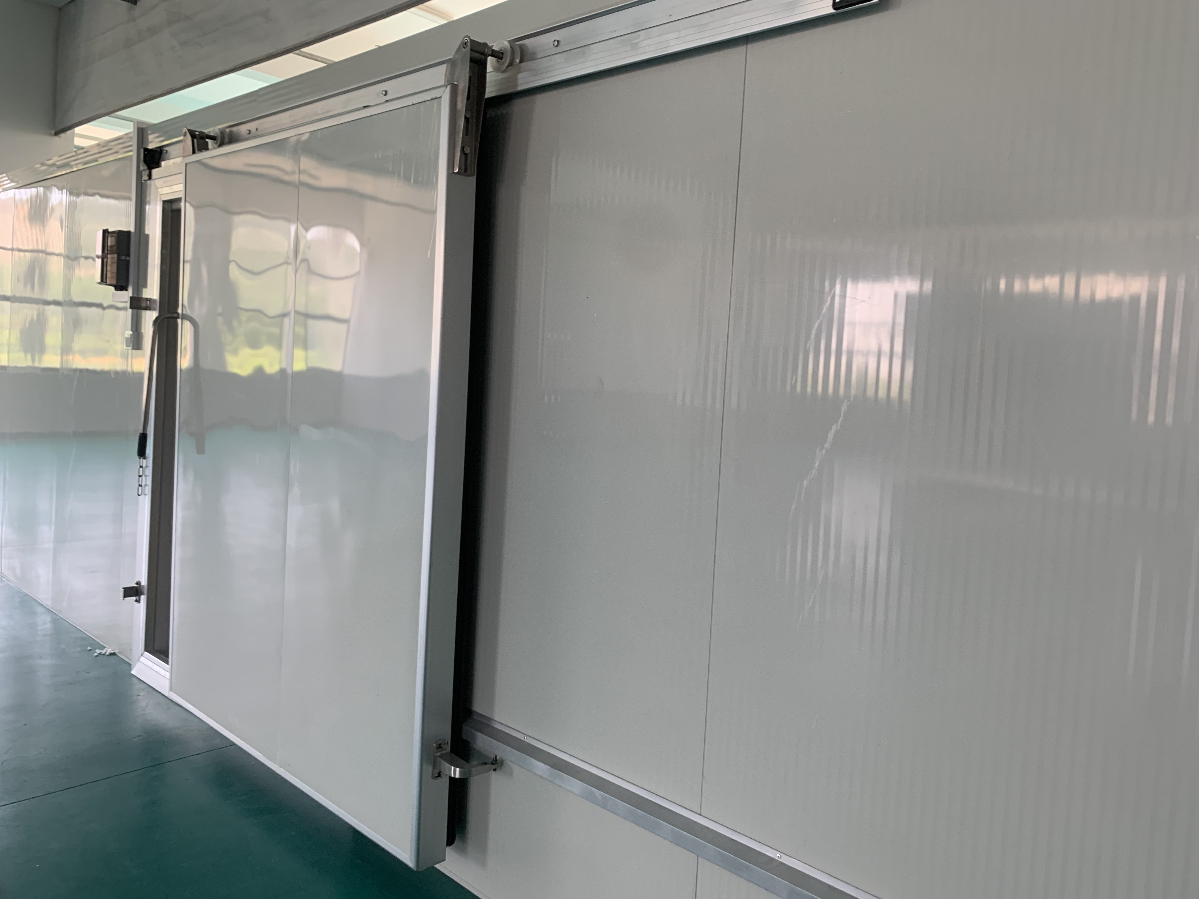 Production of cold storage sliding door cold storage door accessories electric cold storage motor insulation