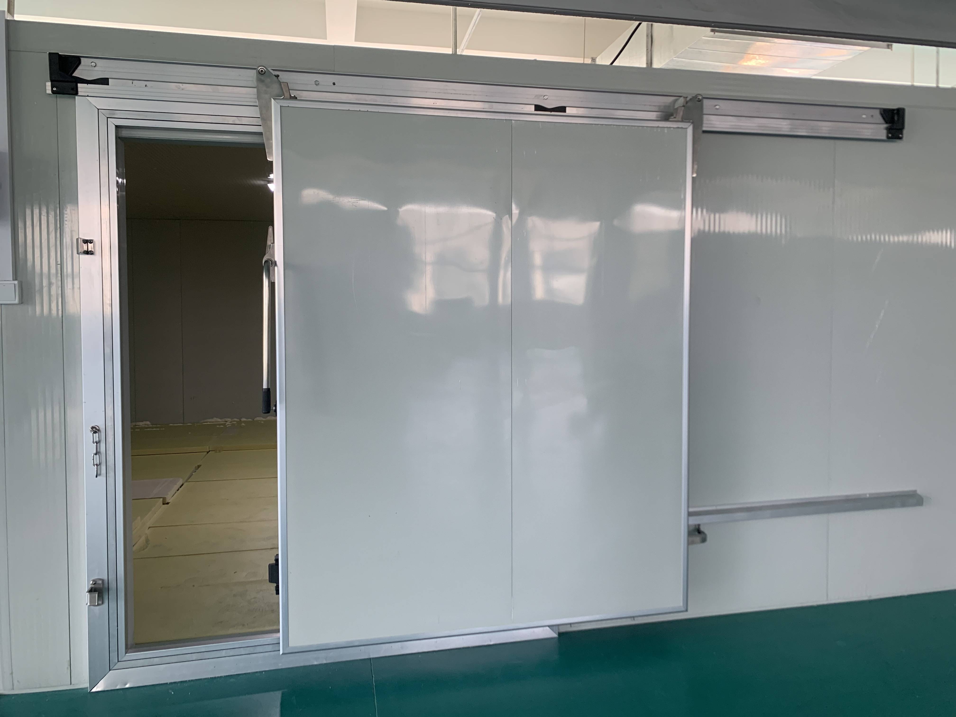 Production of cold storage sliding door cold storage door accessories electric cold storage motor insulation