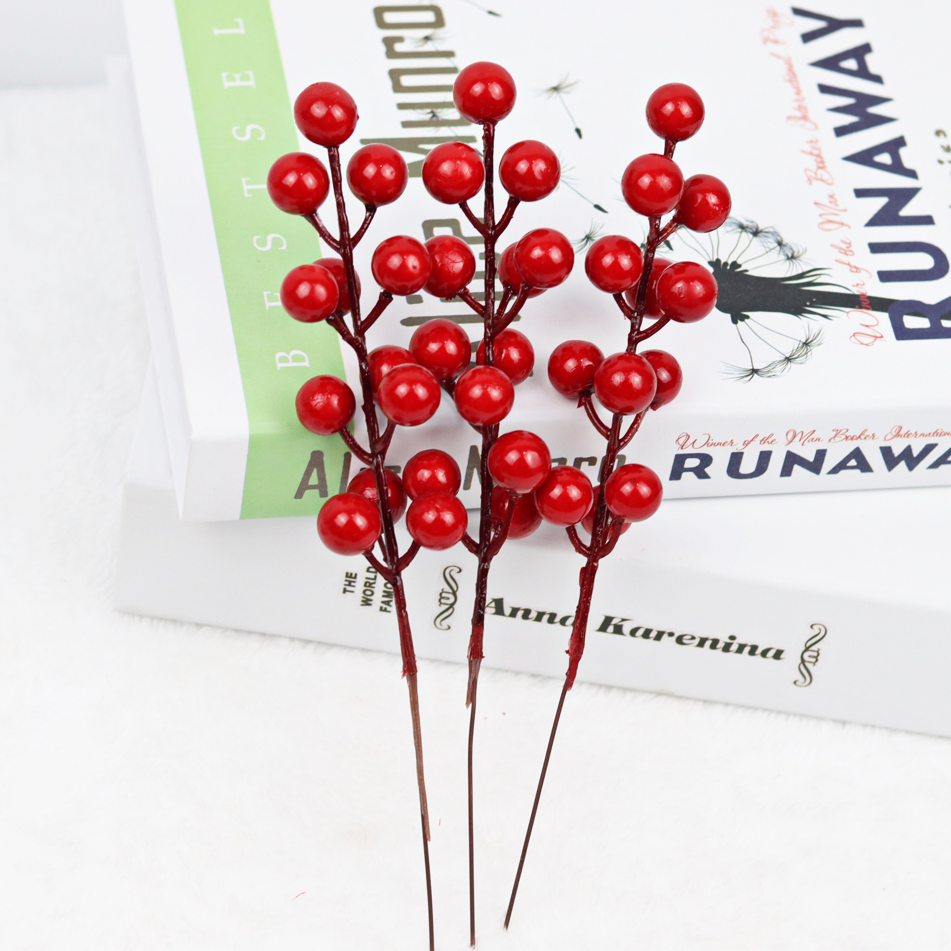 wholesale Cheap 12 heads Christmas Berries Red Fruit Branches Festive Home Decoration Foam Artificial Materials Branch Berry