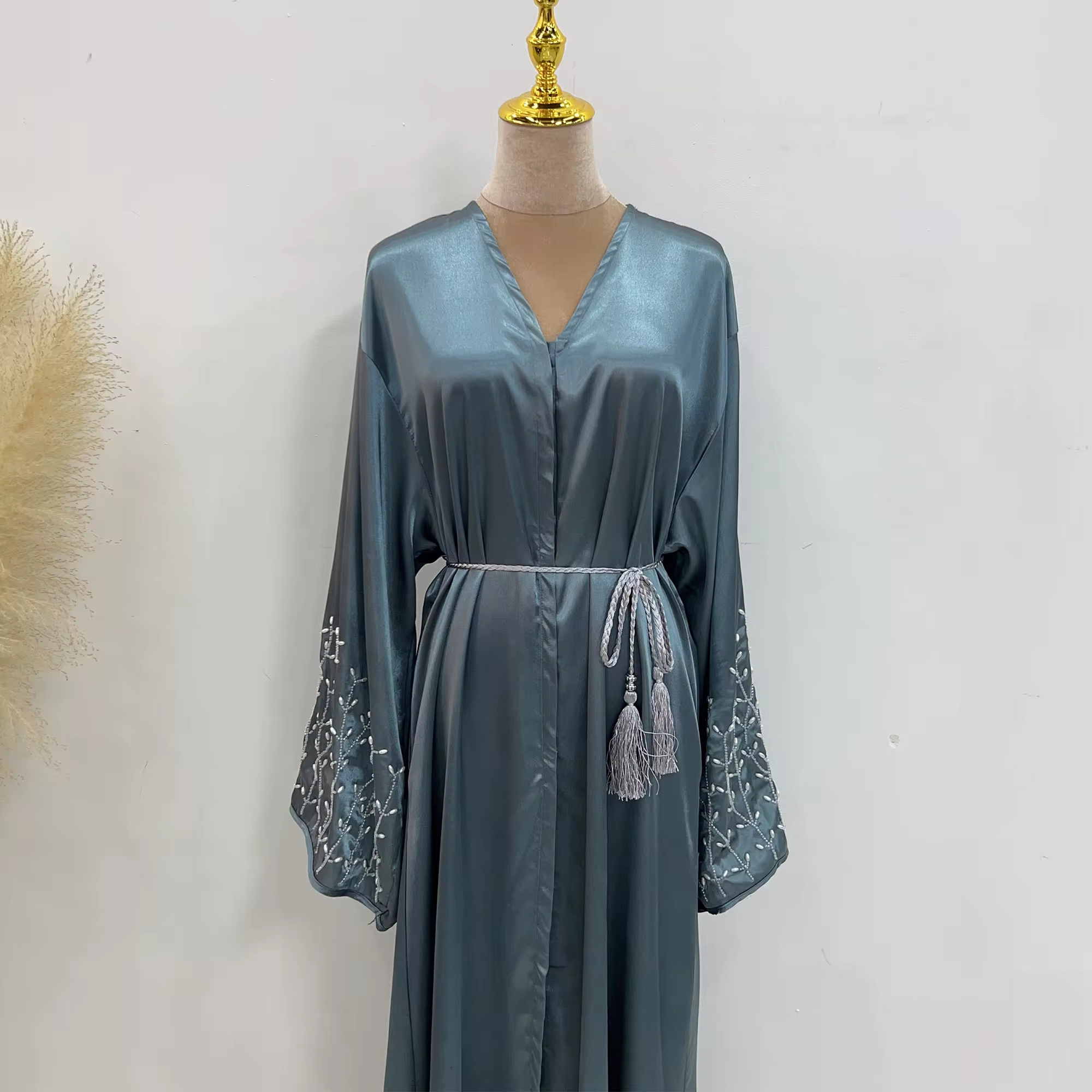 Wholesale 2024 Hand made Pearls Satin Luxury Abaya Dubai Modest Dresses New Islamic Clothing Abayas for Women Muslim