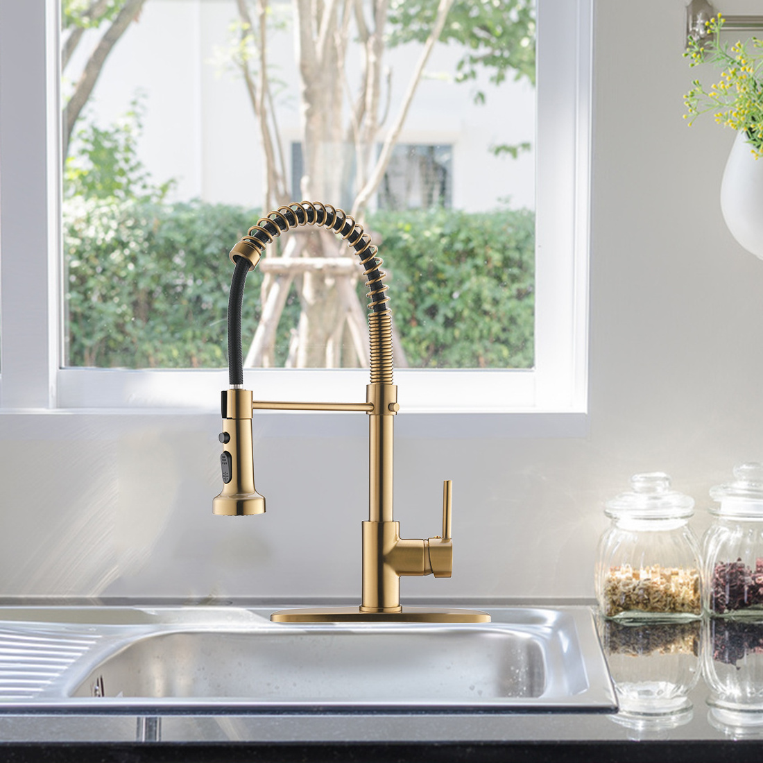 Golden Faucet Pull Down Kitchen Water Tap Single Handle Sink Mixer Brass Tap Pull Out Kitchen Faucet with Deck Carton Packing