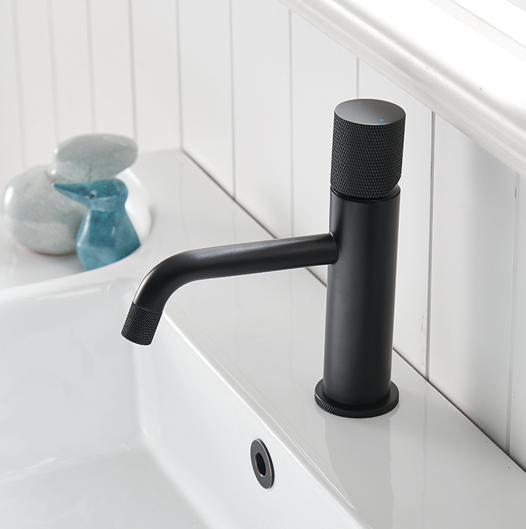 FLG:B1131 High Quality Black Single Hole Water Mixer Tap,Bathroom Face Wash Basin Faucet