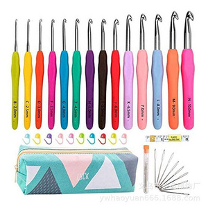 Fashion High Quality Colourful  Geometric Patterns Soft Handle  Crochet  Hook Sets For Sewing Knitting Tools