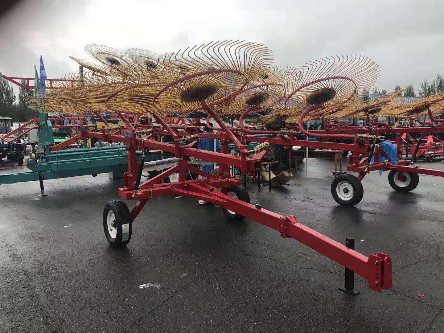 High quality farm tractor mini hay rake  high efficiency pasture machinery hay rake for tractor