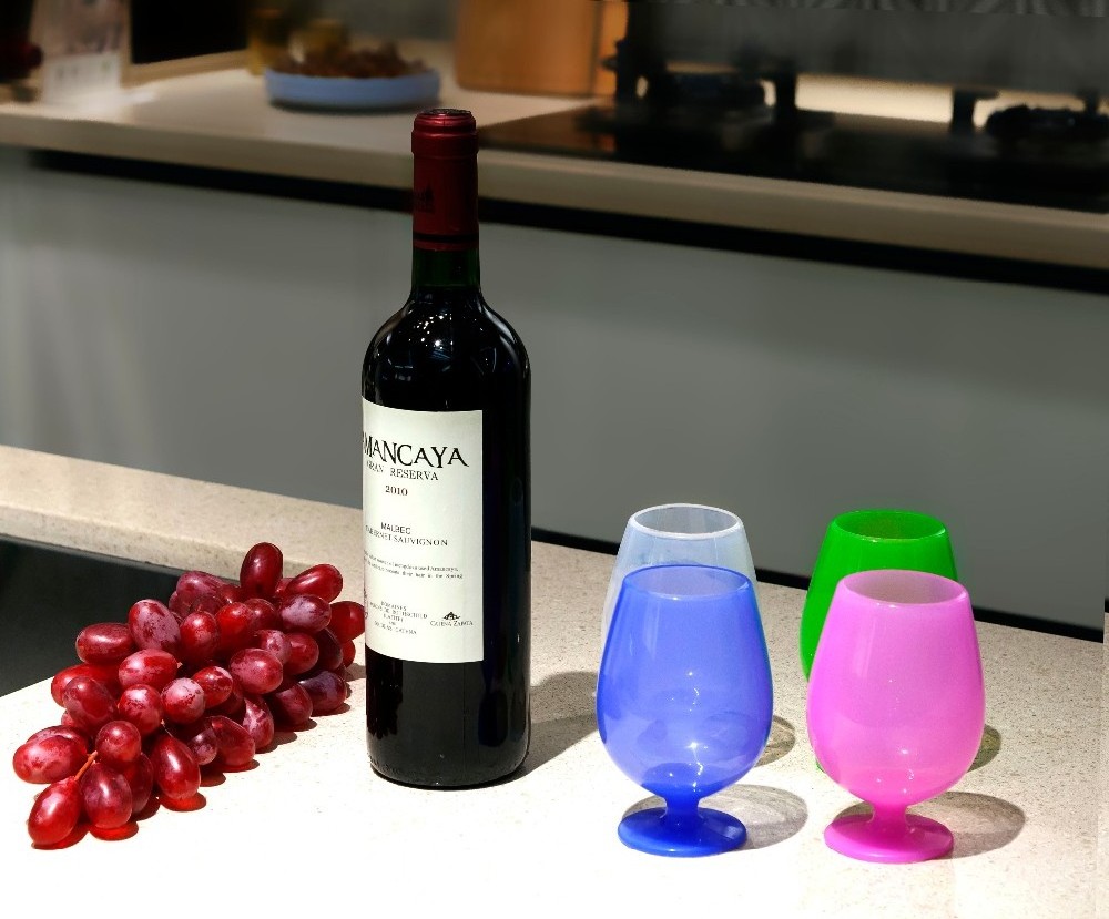 silicone cup Silicone Wine Glasses  With Matching Silicone Straws