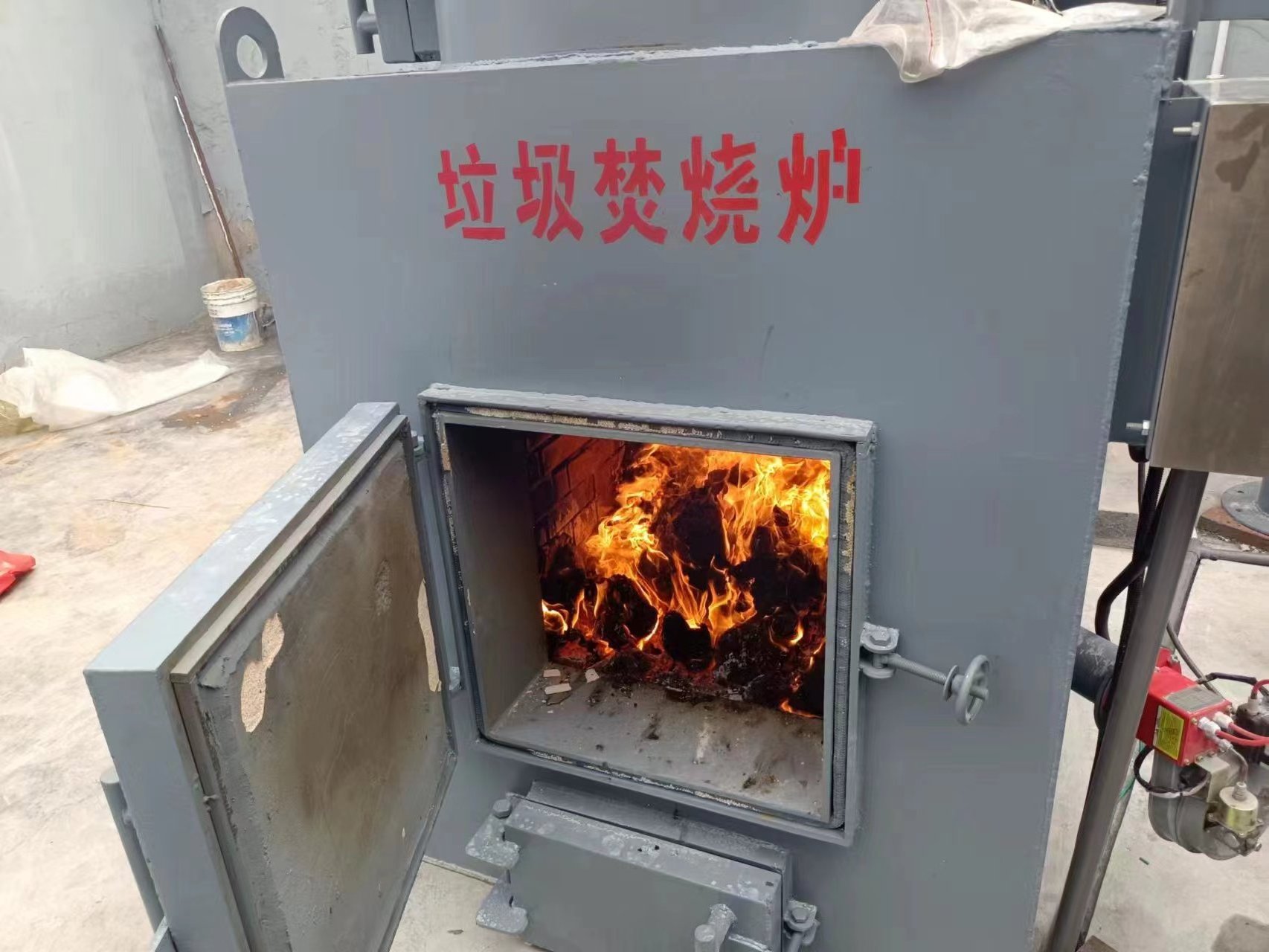 medium-size incinerators 20 30 50 100 kg/L hospitals Incinerator food Waste Multi Purpose Waste Incinerator for sale