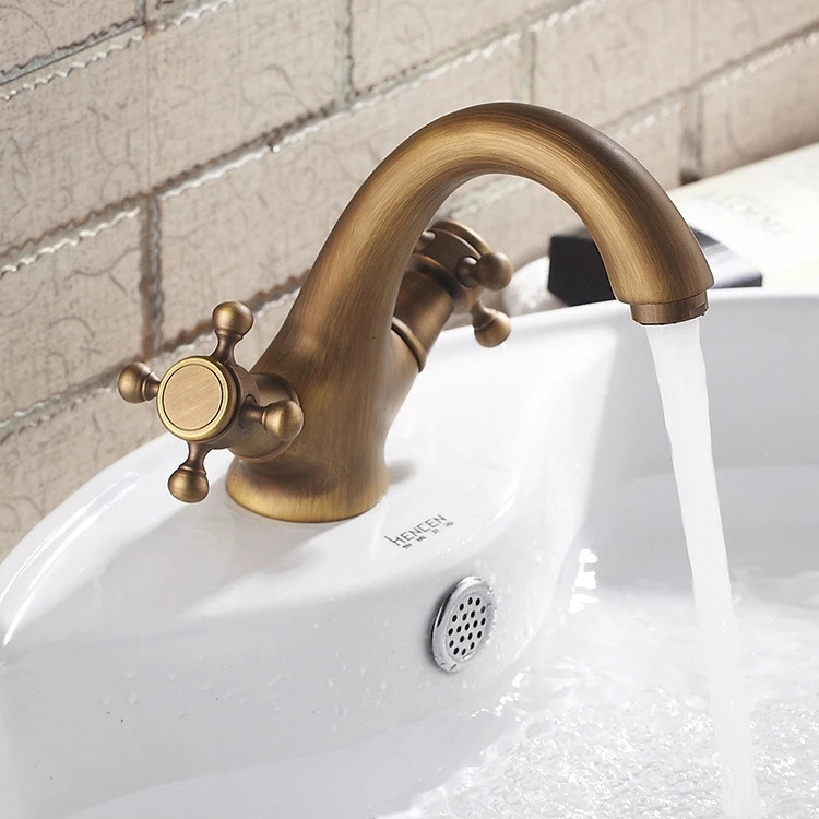 Antique Faucet Bathroom faucet Mixer in the bathroom washbasin taps mixer with two handles Deck Mounted Hot Cold Water