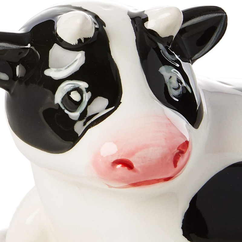 Custom Wholesale Kitchen Cheese Container Plate Hand painted cute ceramic 3D Cow butter dish with cover