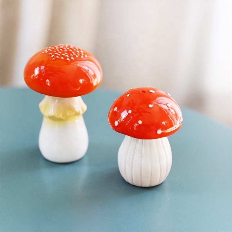 Custom Table Decoration Mini Salt and Pepper Salt Shaker Novelty Ceramic Mushroom Salt and Pepper set