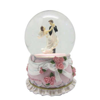 custom snow globe for kids birthday gift Polyresin Dancing Wedding Favor Water Globe