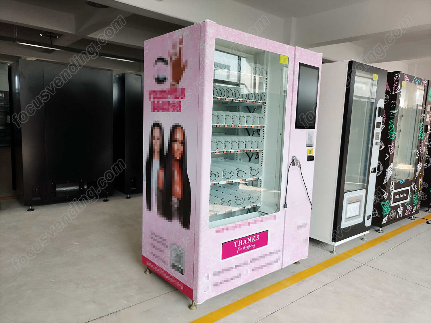 shopping mall hot selling self-service perfume vending machine with touch screen for Europe cashless payment