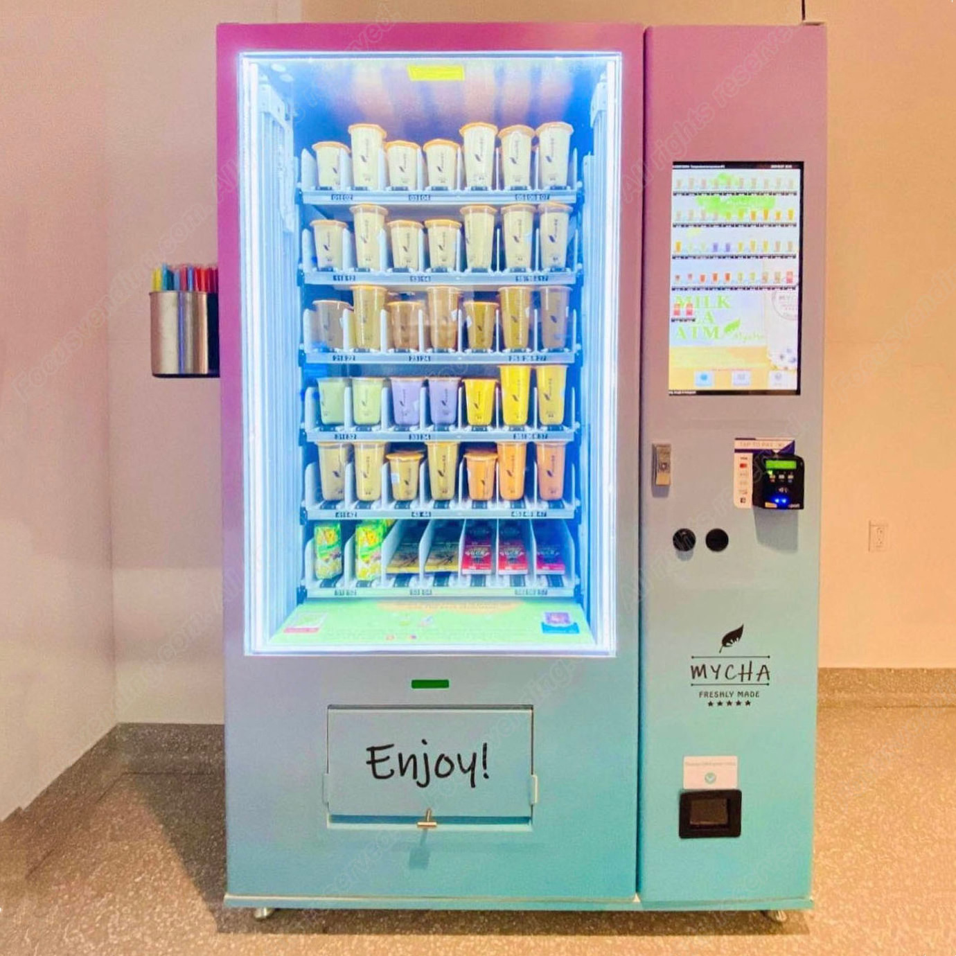 Bubble Tea Cooling Vending Machine With Elevator System