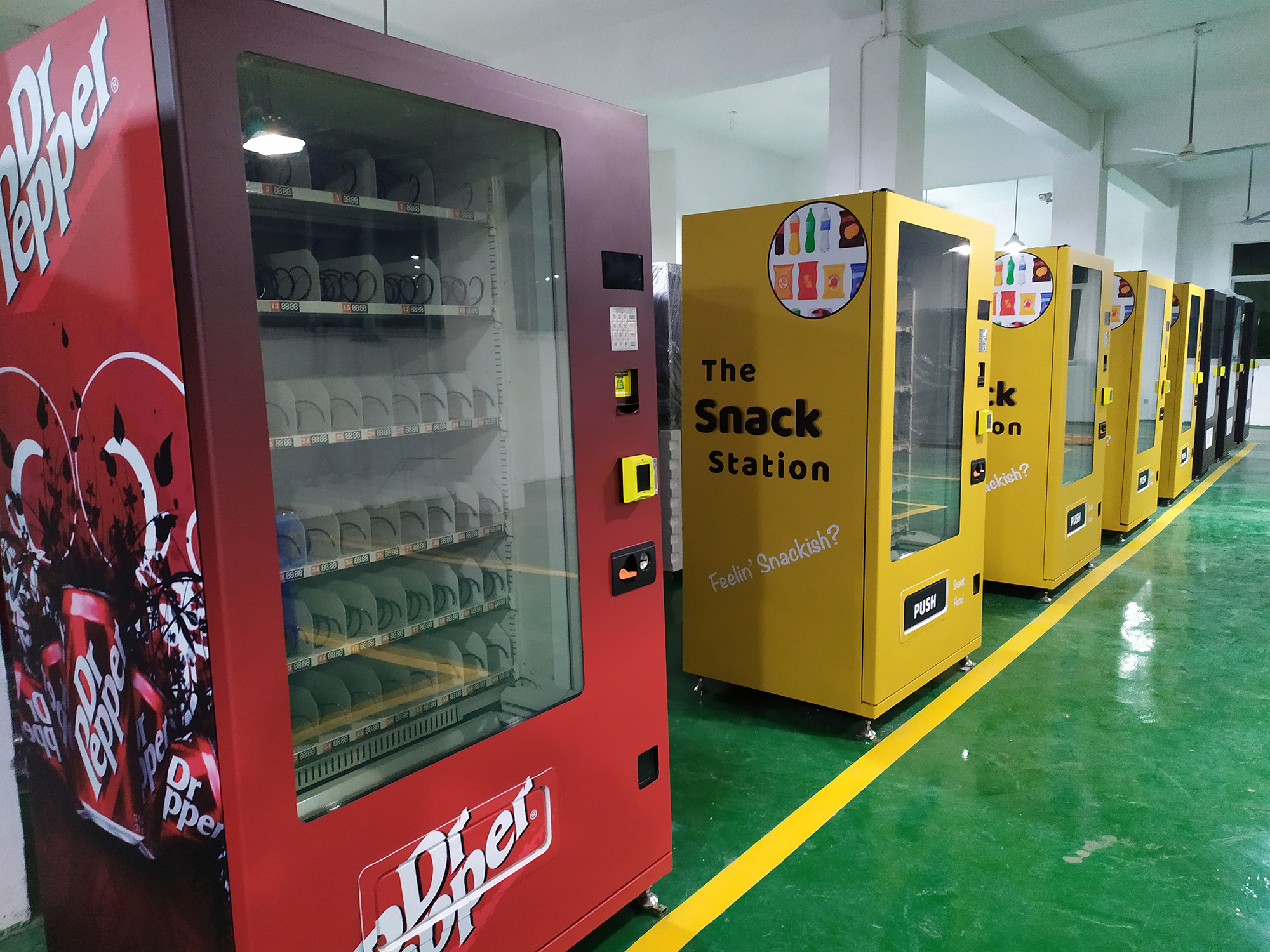 Automatic Coin Operated Milk Tea Snack Drink Combo Vending Machine