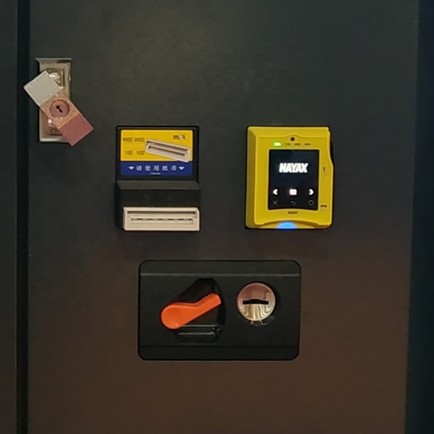 Lift vending machine for cell phones and accessories