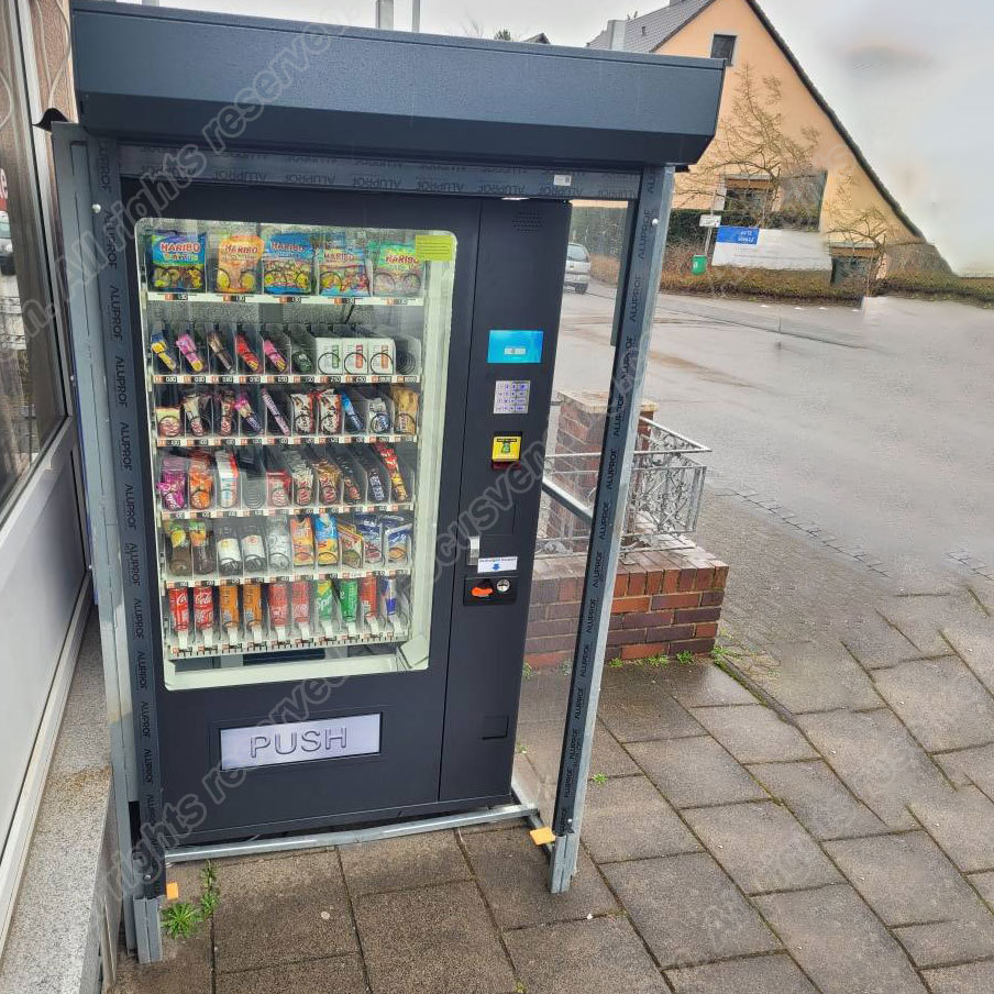 Cola Cooling System Vending Machine On Street