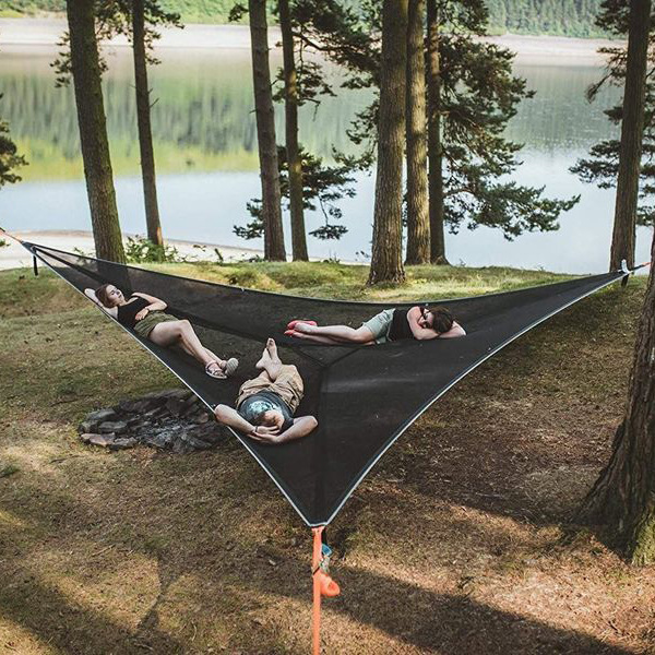 Aerial multi-person triangular hammock Folding portable mesh netting hammock Aerial tree tent leisure netting