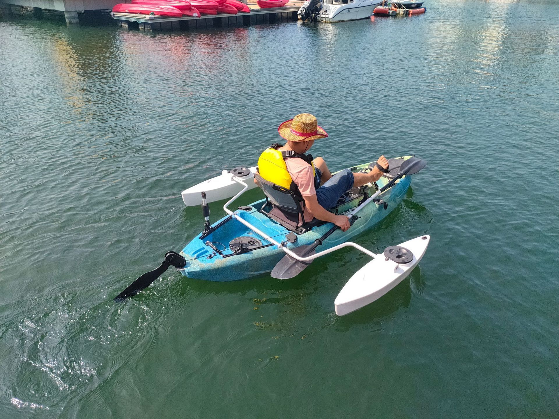 2024 kayak with foot pedal system fishing boat 1person Pedal kayak fishing boat folding fishing canoe kayak with paddle