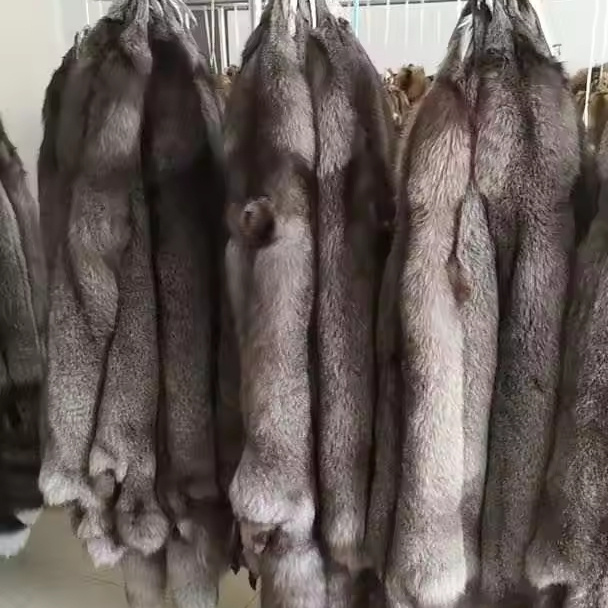 Wholesale best quality fur fox skin pelt whole animal fur skin dyed fox skin fur for sale