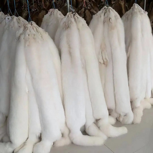 Professional High Quality Animal Fur Skin Factory Custom Super Soft Fluffy Warm Big Fox Fur Skin Raccoon Fur Skin Pelt For Sale