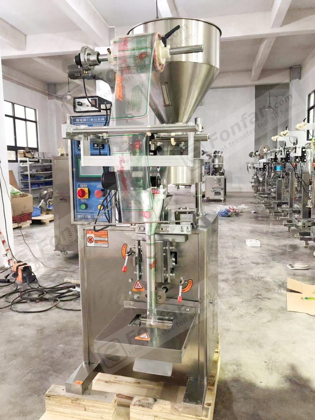 Automatic Vertical Potato Chips Packing Machine Price/liquid Granule Powder Filling Machine/factory Packing Equipment 480 1~100g