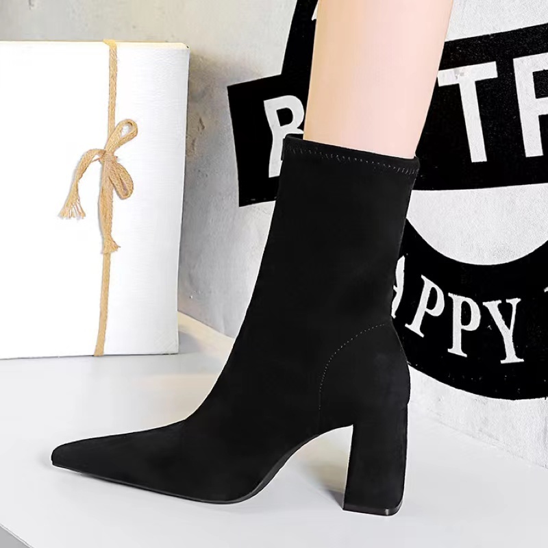 2022 Delicate Stiletto Boots  With Pointed Toe Versatile And Chunky heel  Women's  boots