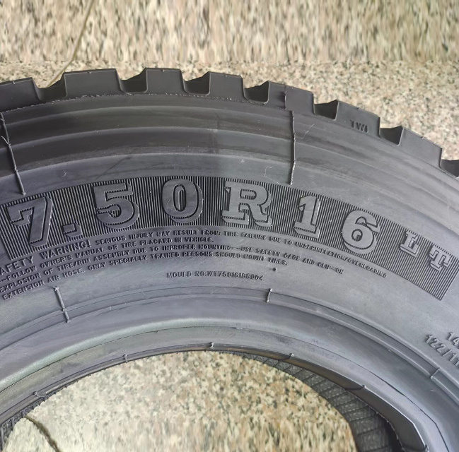 D856 Commercial Tyre wholesale semi truck tires 11r22.5 18 ply 11r 24.5 Factory Price