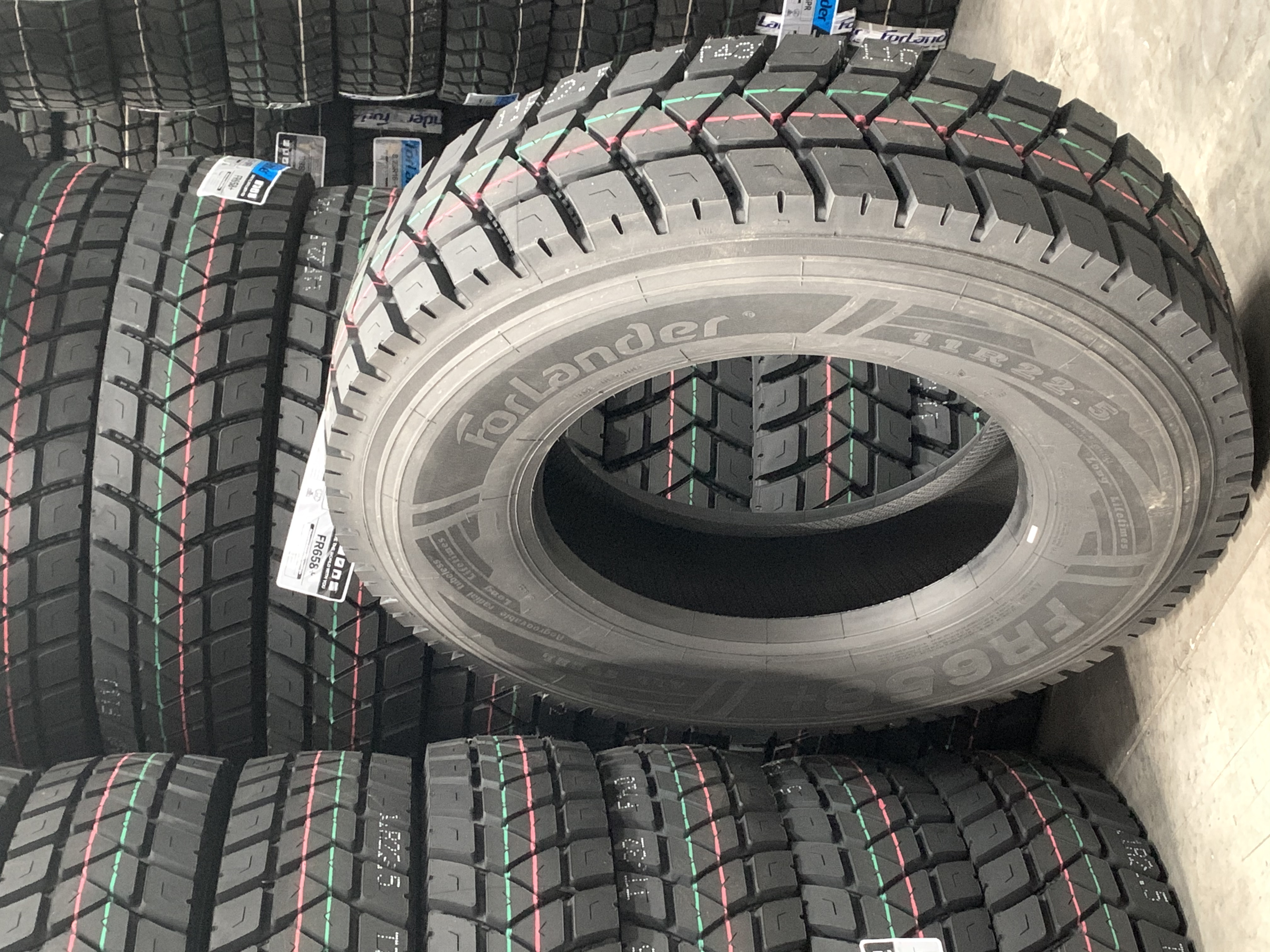 FR658+ Chinese Truck Tires Brands Weight Of 11r22.5 cst Truck Tires Container Truck Tire