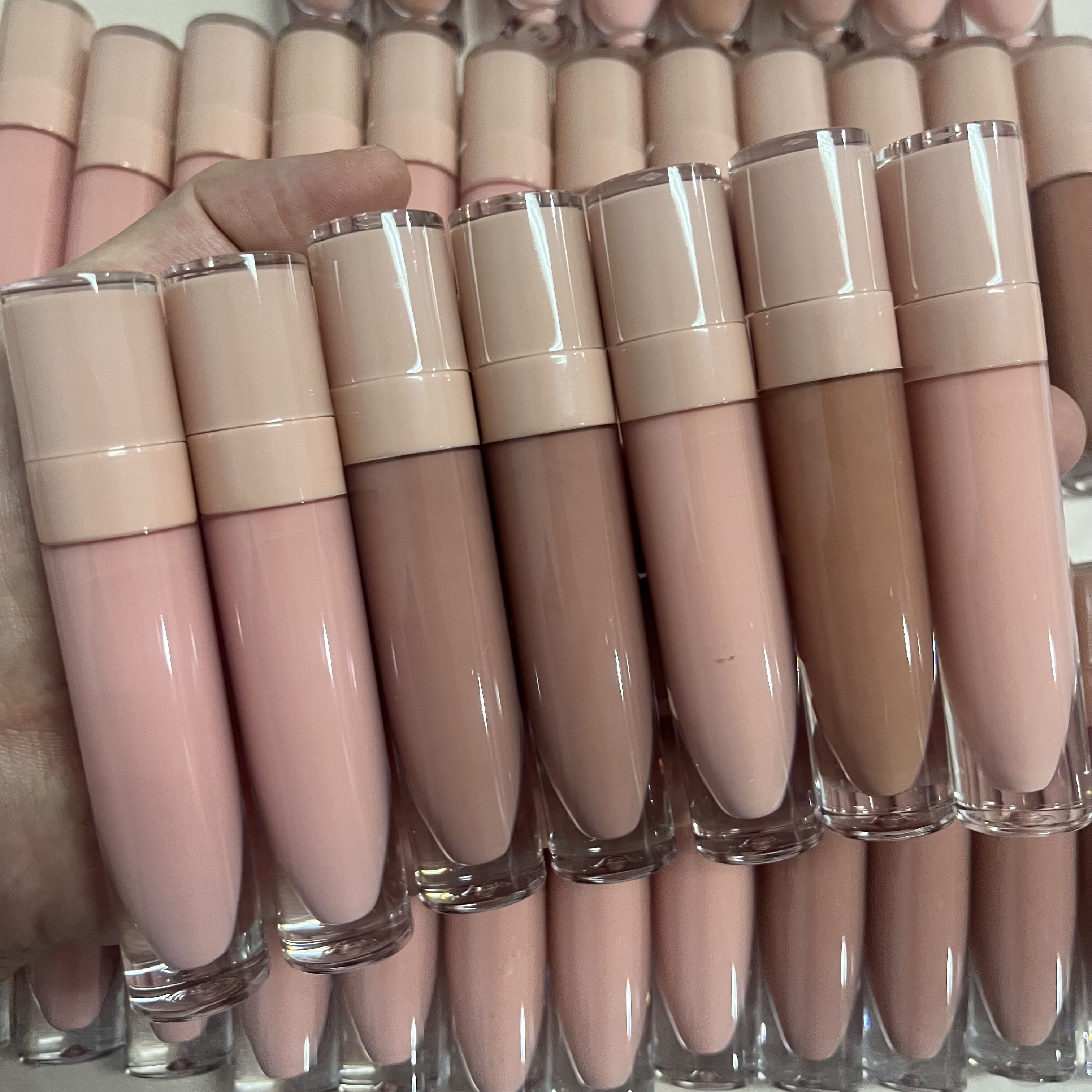 High quality cosmetics waterproof long lasting soft velvet matte nude liquid lipstick with private label