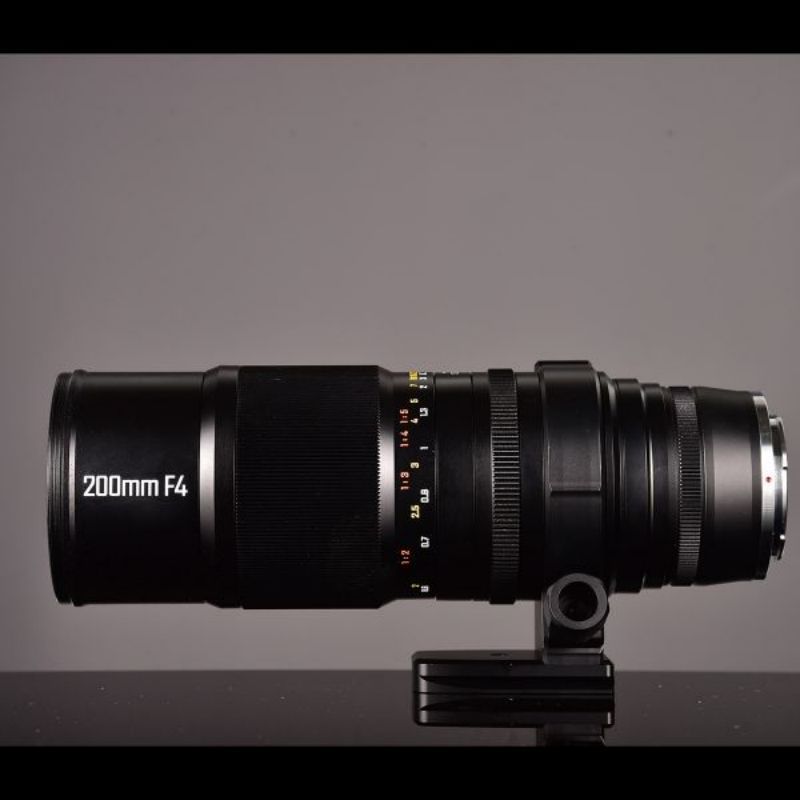 Lens mount allows photographers to achieve the superior stability of a 200mm F/4 full-frame telephoto macro lens