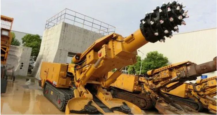 XTR4 Tunneling Boring Machine Underground Working Coal Mine Roadheader for Sale