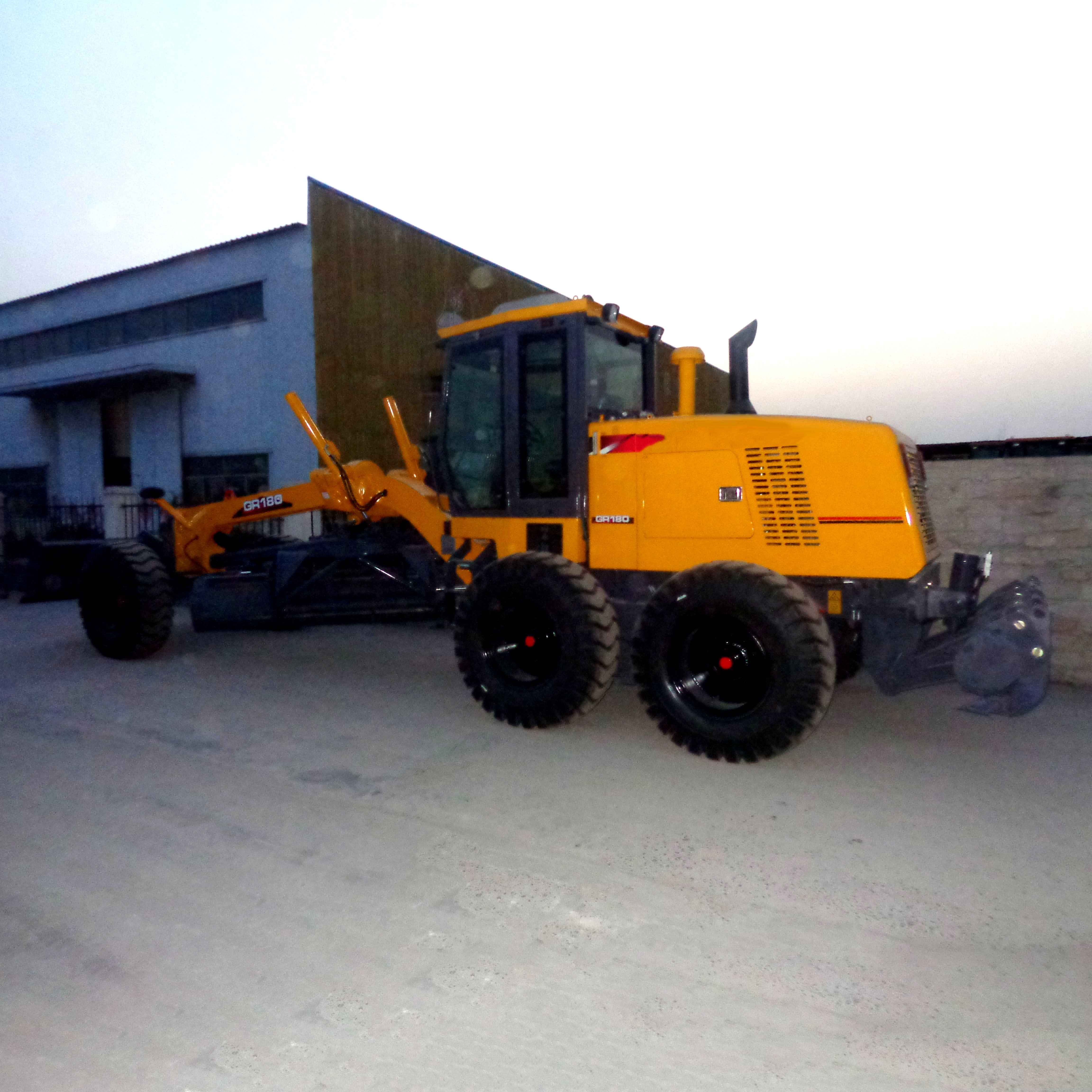 High Efficiency GR180 180HP Motor Grader with Spare Parts with Competitive Price for Sale