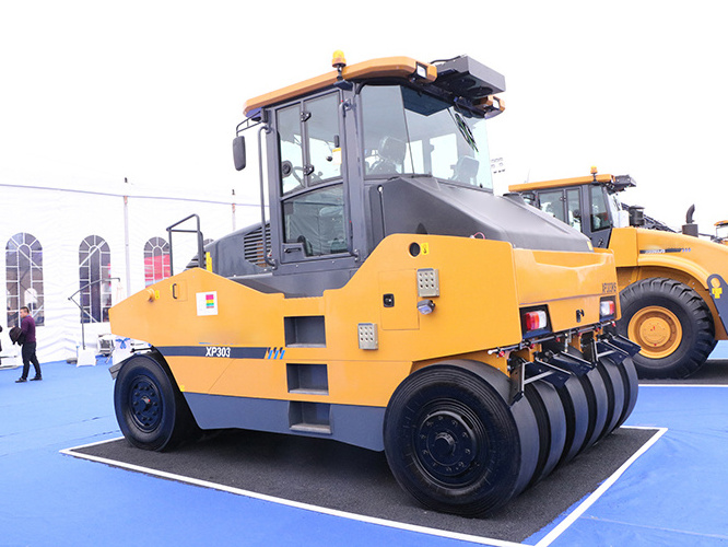 Chinese top brand Pneumatic Rubber Tire Road Roller Xp303 For Sale Official 30ton with high quality